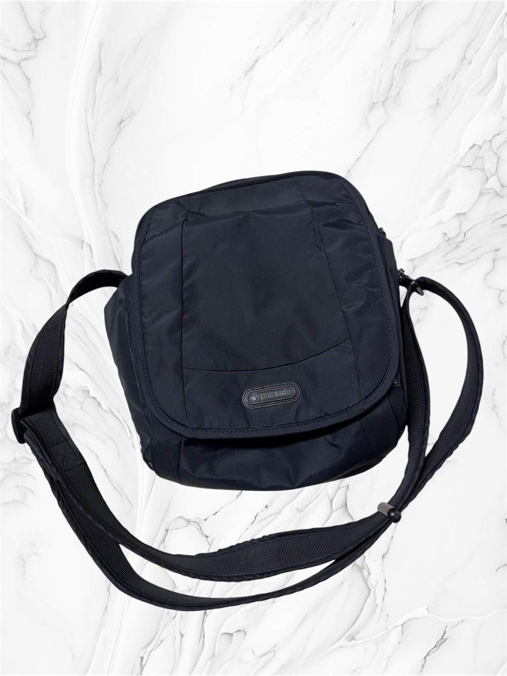 Pacsafe Metrosafe 200 GII crossbody bag Black Crossbody Travel unisex RFID safe